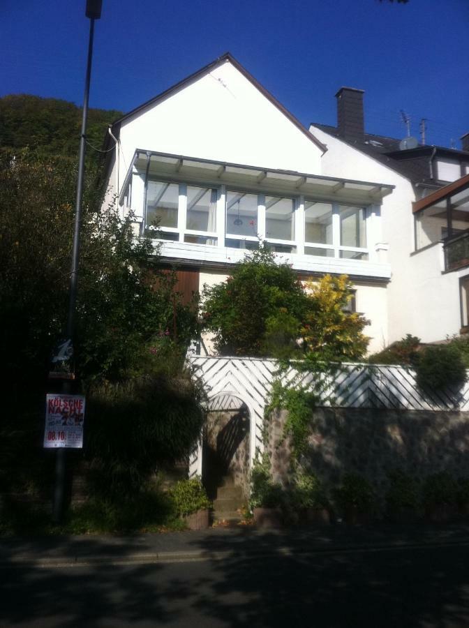 Ferienhaus Moselblick Mit Kostenfreien Oepnv-Ticket Urzig Bagian luar foto